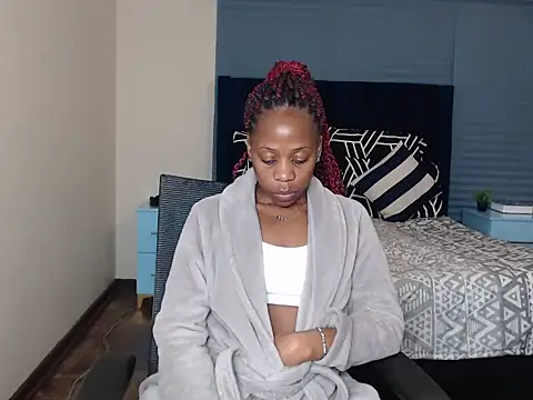 QUEENMANDYY webcam