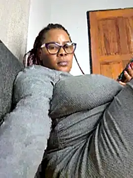Watch ExclusiveLeexx live on EroticFlix - High definition streams