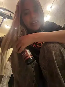 Watch Kimmiebellarie live on EroticFlix - High definition streams