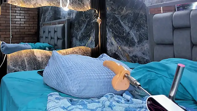 Couple_Gold69