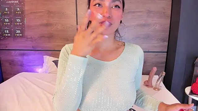 Leamonroe__ webcam