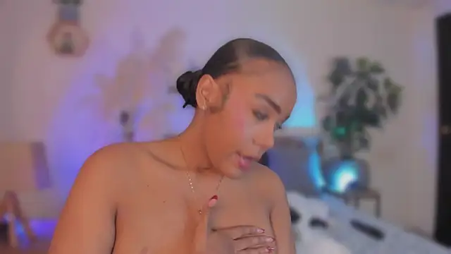 YariRose webcam