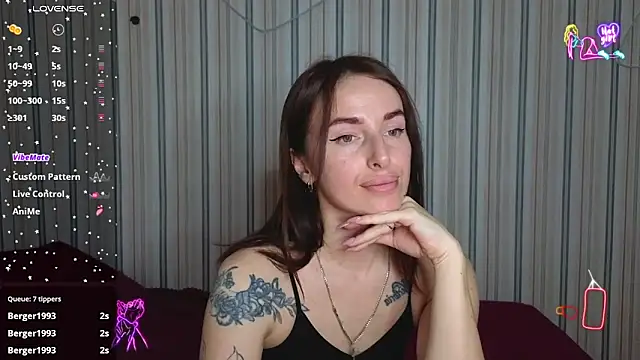 xx_adrihanna_xx live cam on StripChat