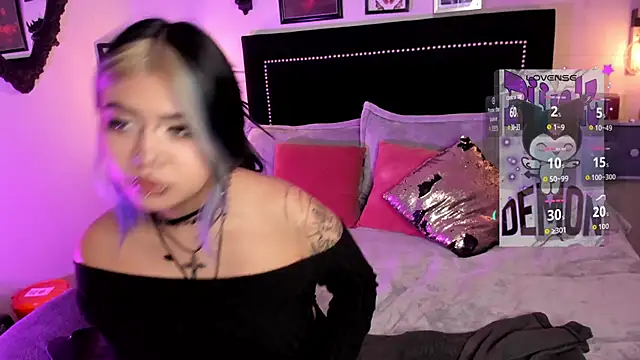 pinkk_deemon webcam