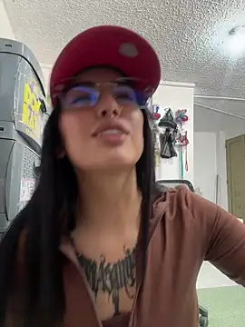 Lucy_699 webcam
