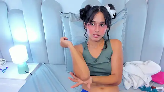 luly_dreams webcam