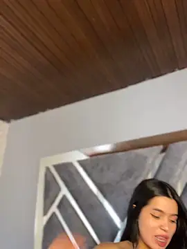 LunaMoore_Pink webcam