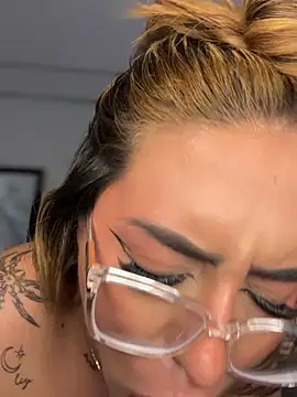 CarolQueen1_ webcam