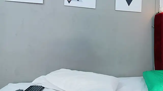 NaughtyyMommyyy webcam
