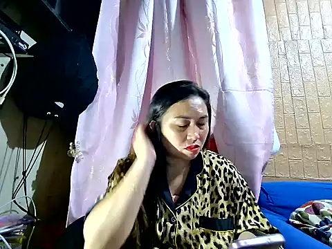 Lonely_Heart webcam