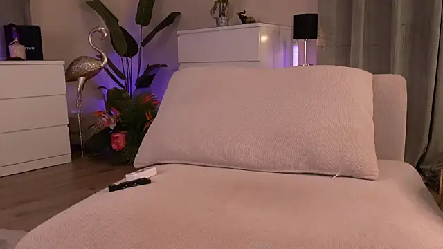 Tinydoll_XO webcam