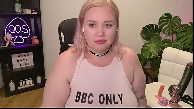 MargotGrey webcam