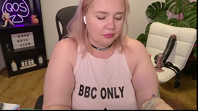 MargotGrey webcam