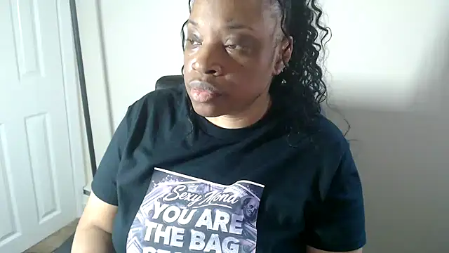 Sexymona1218 webcam