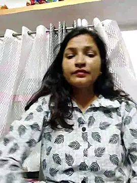 Priyaa_1433 webcam