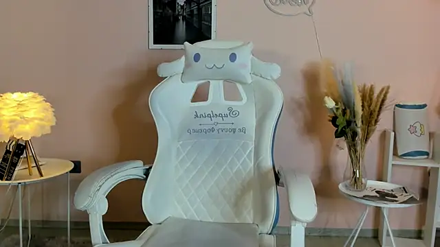EloiseAlmario webcam