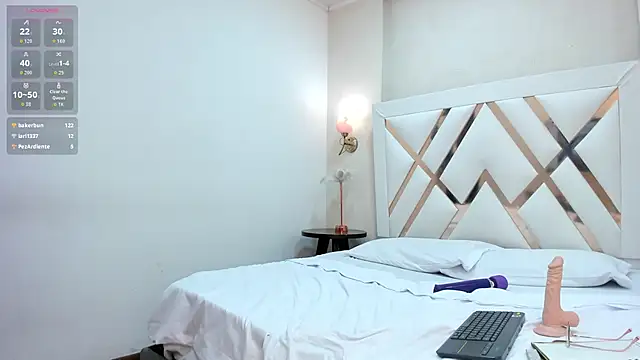 Watch Sky_Collins_ live on EroticFlix - High definition streams