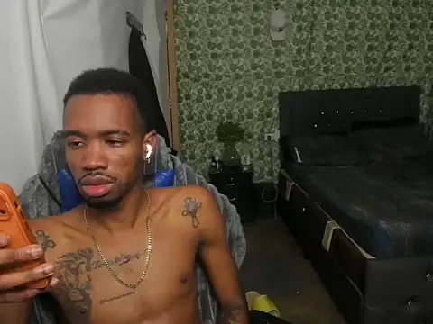 Kofi_exotic_2 webcam