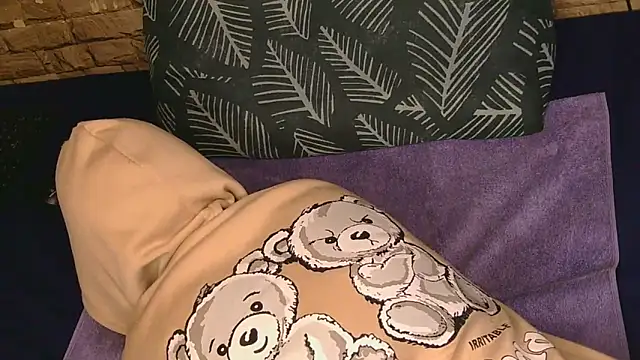 Sweethoneyglow webcam