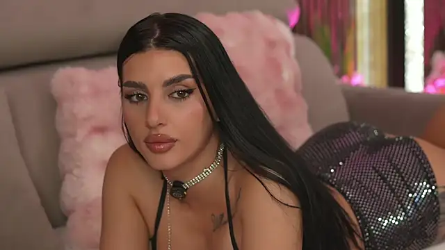 amyblair (F young) - Flash tits + spit