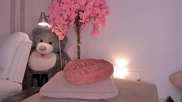 Watch kitty_miaa live on EroticFlix - High definition streams