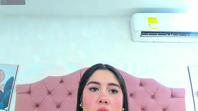Watch ThyaraJhons live on EroticFlix - High definition streams