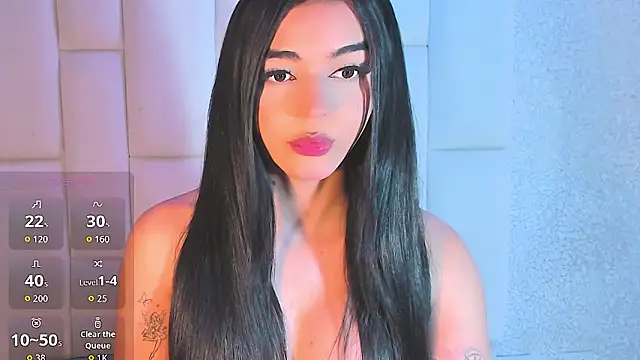 Model: Summer_walkerr
