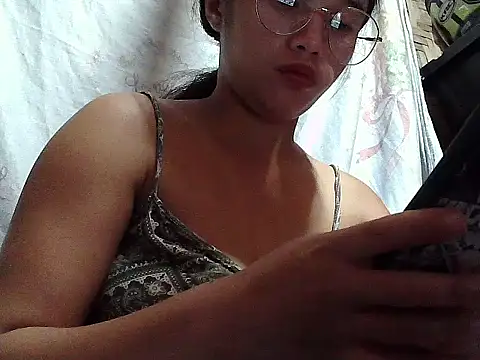 sophie_193 live cam on StripChat