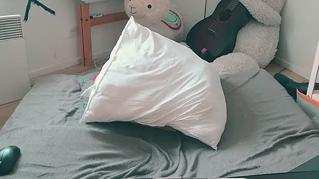 CeriseLapine webcam