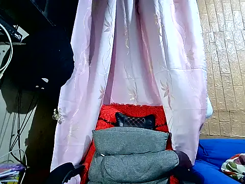 Lonely_Heart webcam