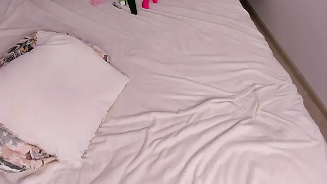 Watch miny_rony live on EroticFlix - High definition streams
