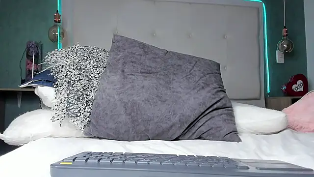 mia_gomez7 webcam