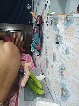 tina8th (F young) - Full nude fingering on live