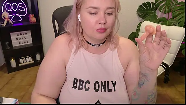 MargotGrey webcam