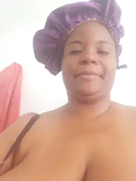 bigtitssxx live cam on StripChat