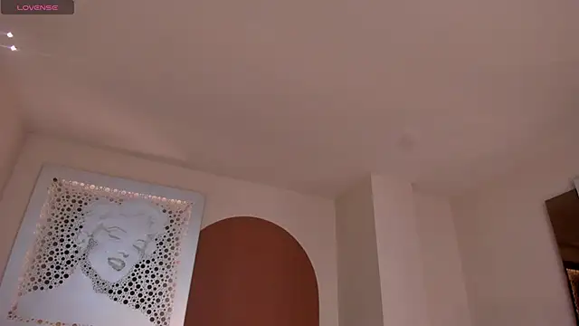 MollyJones_ webcam