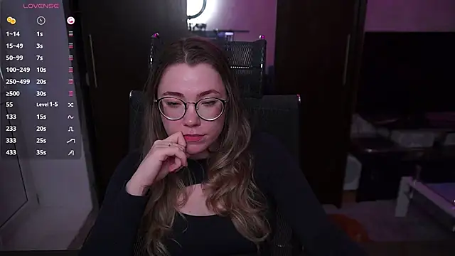 RemyCute live cam on StripChat