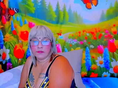 indianroxy webcam