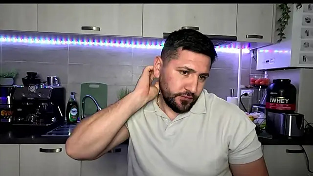 Gold_Alpha_Boy webcam