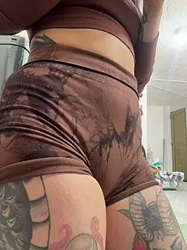 Lucy_699 webcam