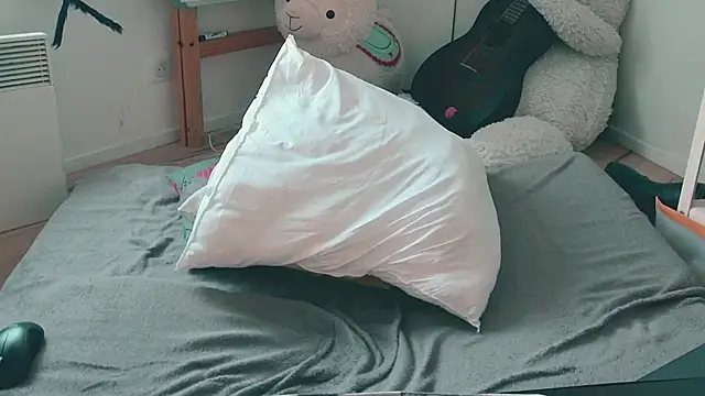 CeriseLapine webcam