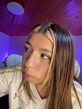 Isabella18_pink webcam
