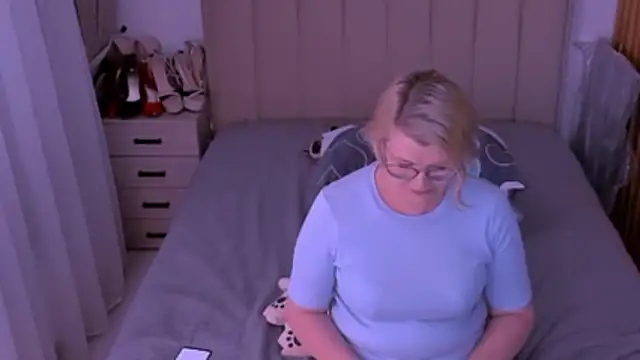 sabrinamacmarren webcam