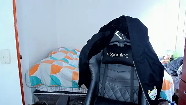 Tommy_Bred live cam on StripChat