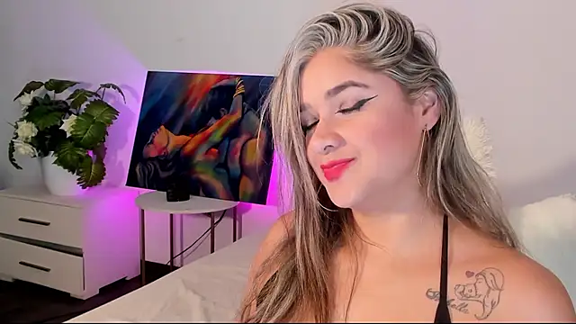 Watch NicoleDiior live on EroticFlix - High definition streams