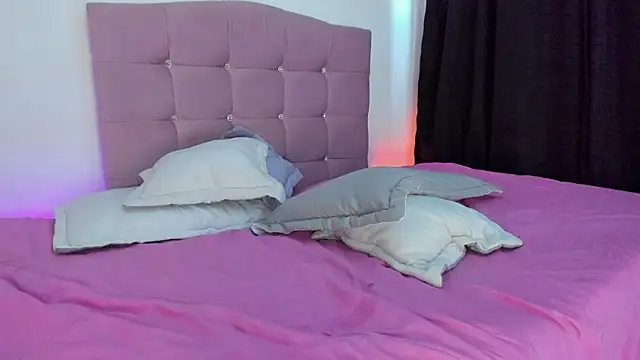 Watch MarieLatex live on EroticFlix - High definition streams