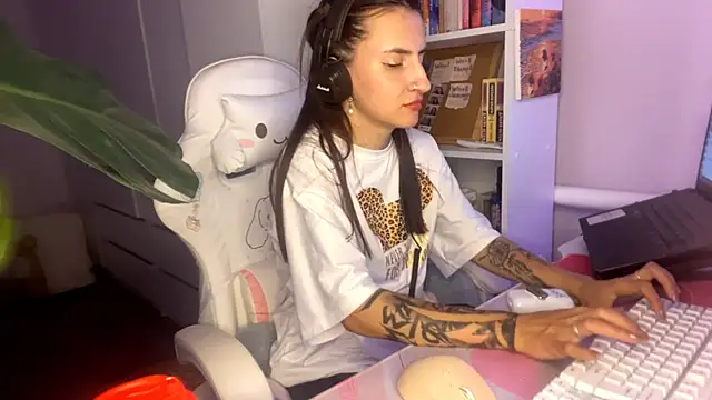 Monica_Cutersseys webcam