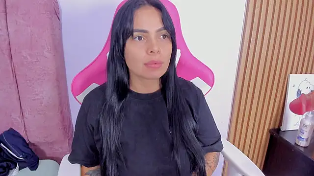 Watch miathonson769 live on EroticFlix - High definition streams