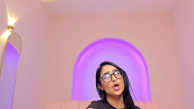 MiaLiore_ live cam on StripChat