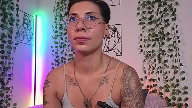 MiaMorgan_ webcam